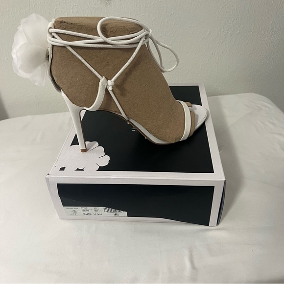 Gianni Bini X Caelynn Bell Fabric Flowr Ankle Wrap Strappy Stiletto Heels Sz 11M - Picture 2 of 9